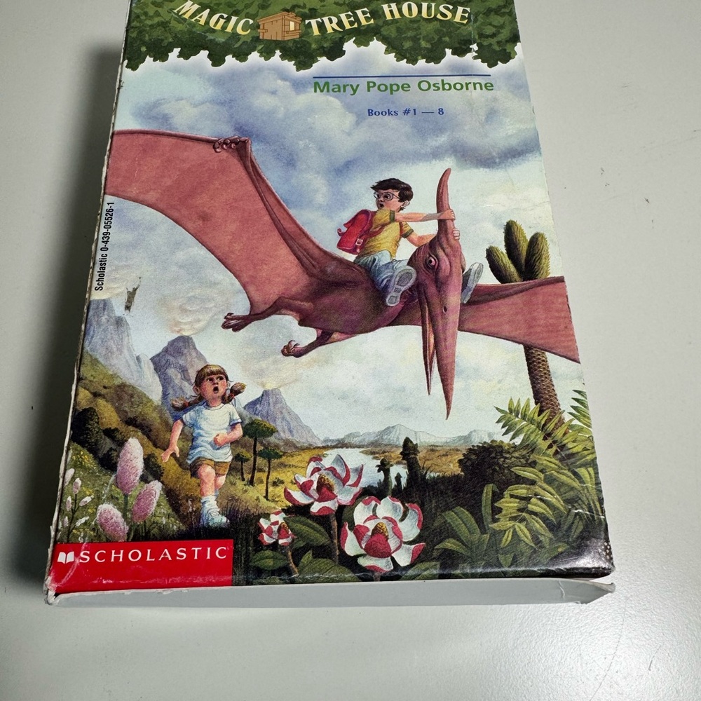 Scholastic Magic Tree House Collection Books 1-8